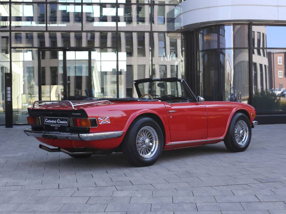 Image 47/49 of Triumph TR 6 (1976)