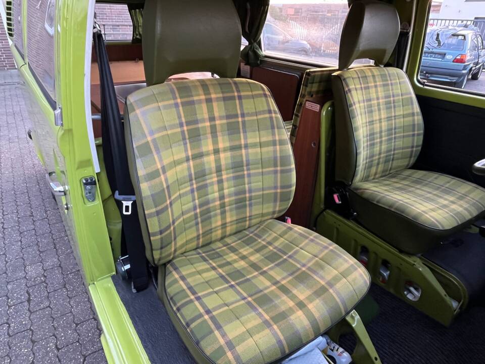 Image 19/57 of Volkswagen T2b Westfalia (1978)