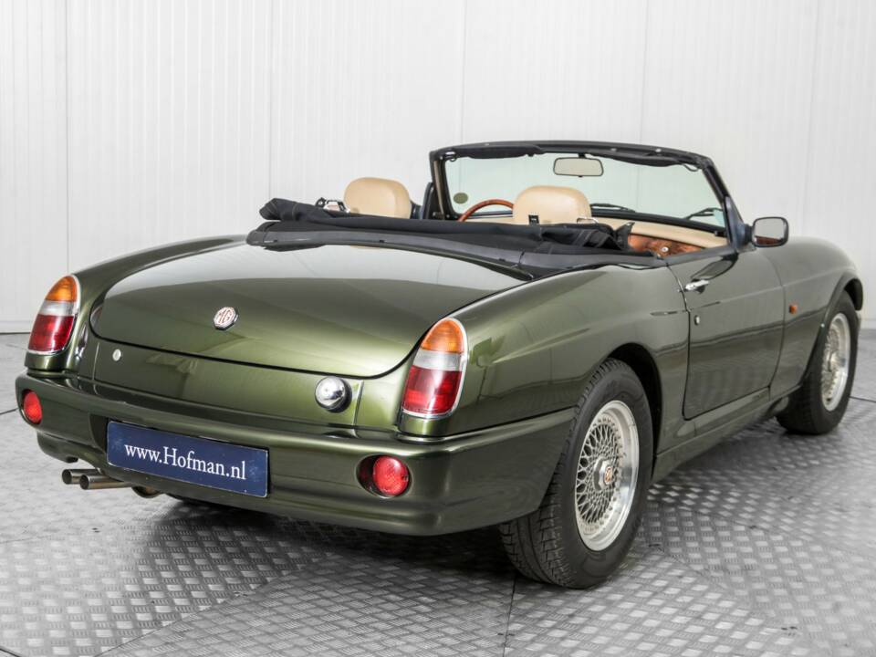 Immagine 28/50 di MG RV8 (1994)