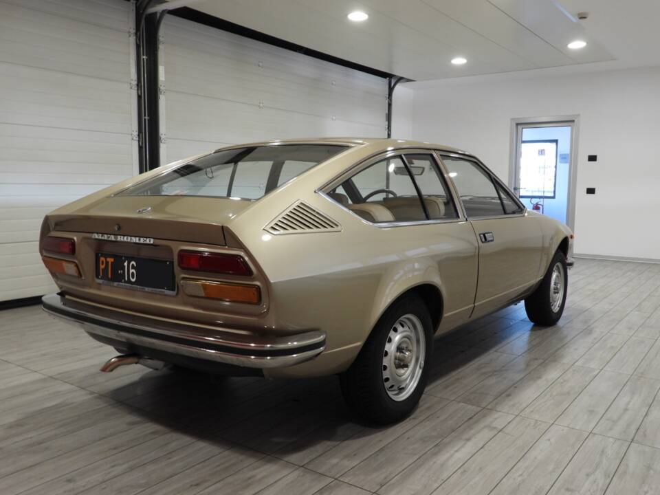 Image 3/15 of Alfa Romeo Alfetta GT 1.6 (1977)