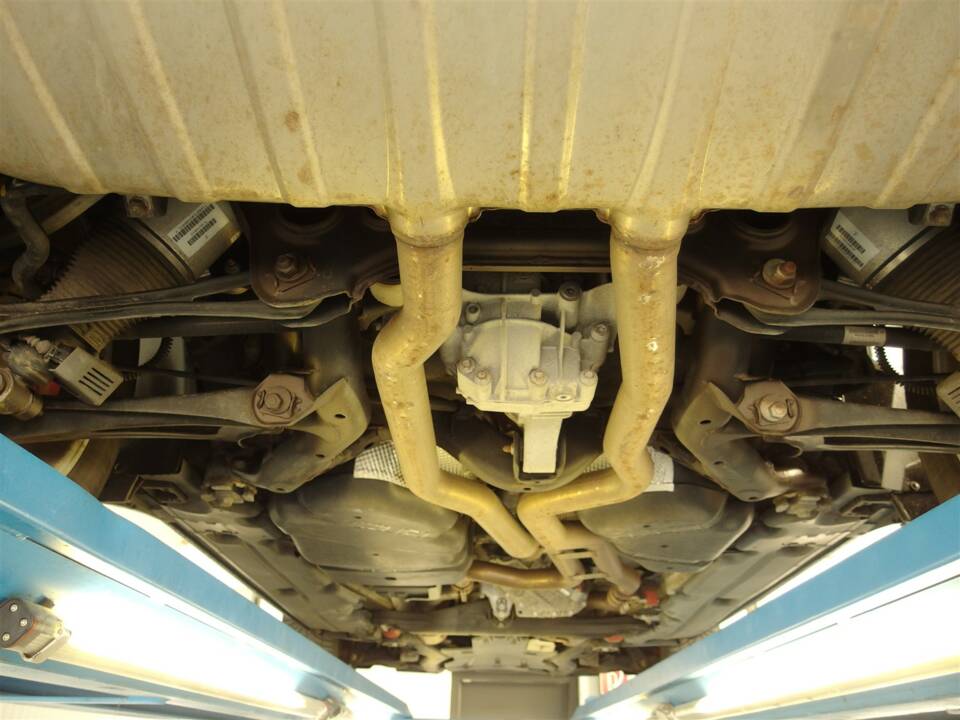 Image 91/99 of Porsche Cayenne Turbo (2007)