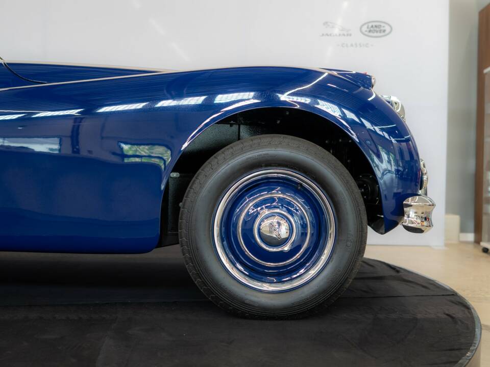 Immagine 11/62 di Jaguar XK 140 OTS (1954)