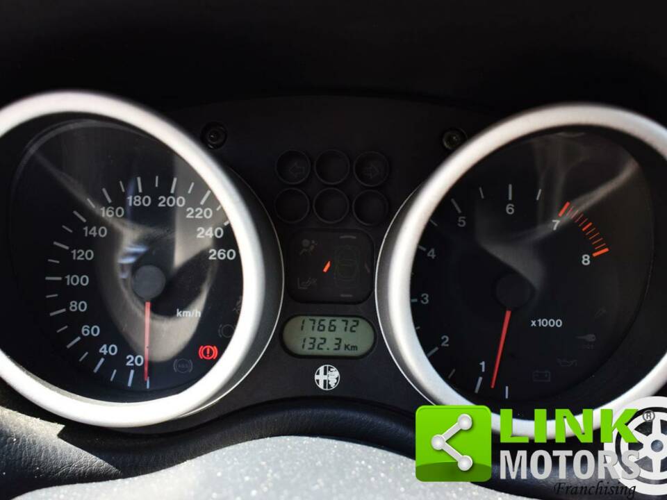 Image 10/10 de Alfa Romeo GTV 1.8 Twin Spark (2000)