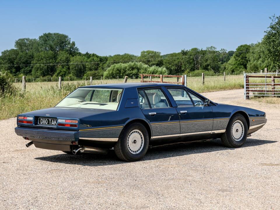 Immagine 3/28 di Aston Martin Lagonda (1987)