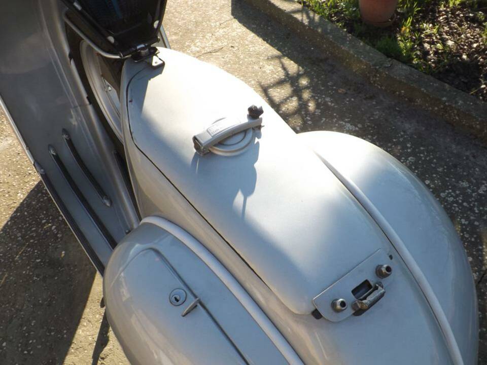 Immagine 21/37 di Piaggio Vespa 150 GS (1958)