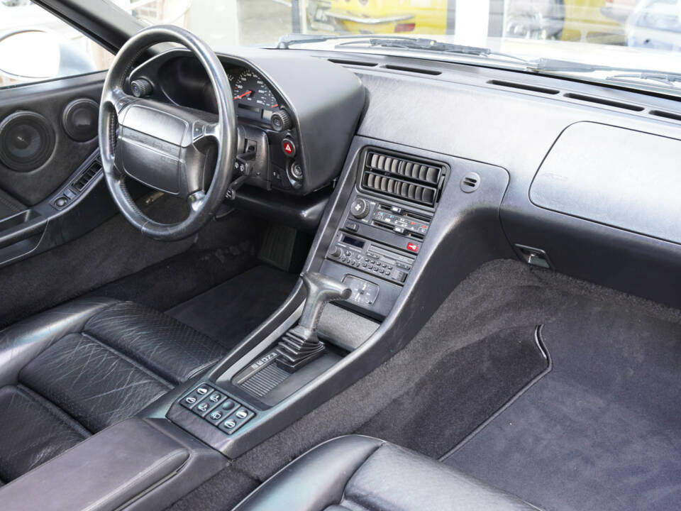 Immagine 14/50 di Porsche 928 GTS (1993)
