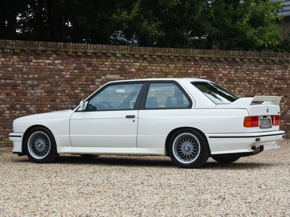 Image 40/50 of BMW M3 (1990)