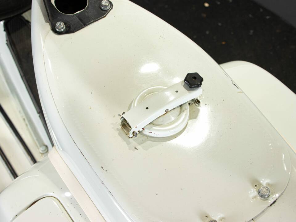 Image 41/50 de Piaggio Vespa 125 Super (1966)