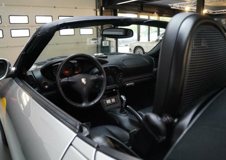 Immagine 24/50 di Porsche Boxster (2003)