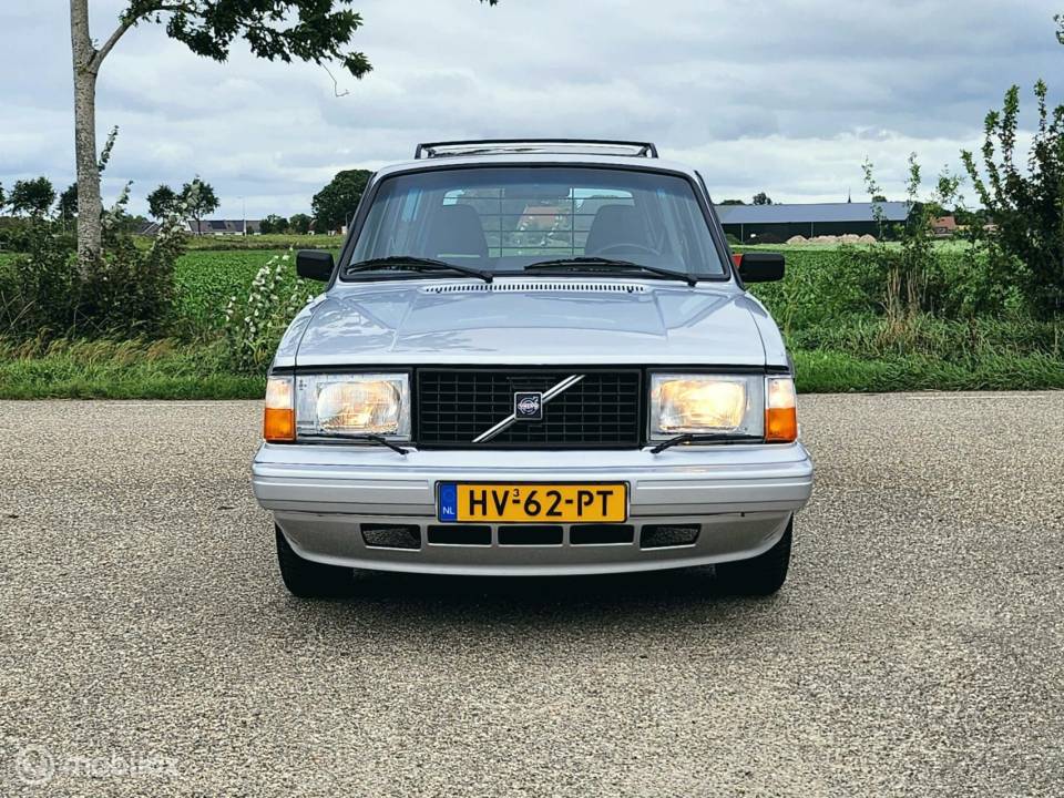 Image 7/31 de Volvo 240 Turbo (1982)