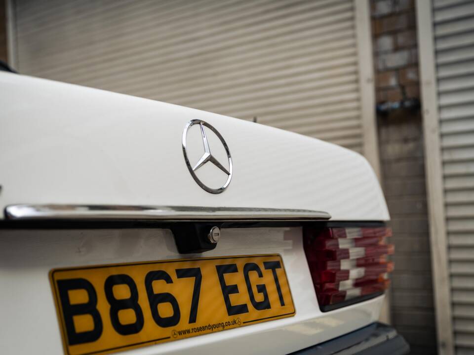 Image 37/50 of Mercedes-Benz 500 SEL (1984)
