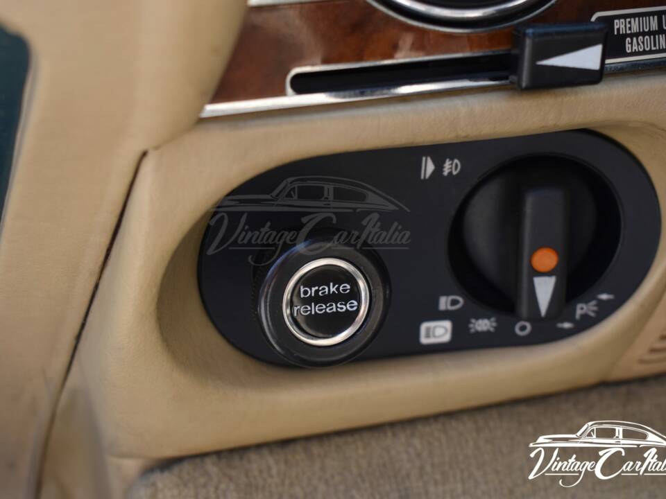 Image 44/75 de Mercedes-Benz 560 SL (1986)