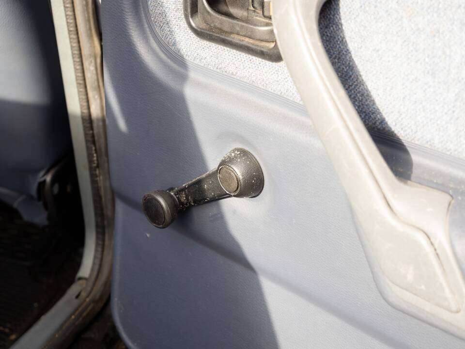 Bild 21/50 von Ford Escort 1.3 (1986)