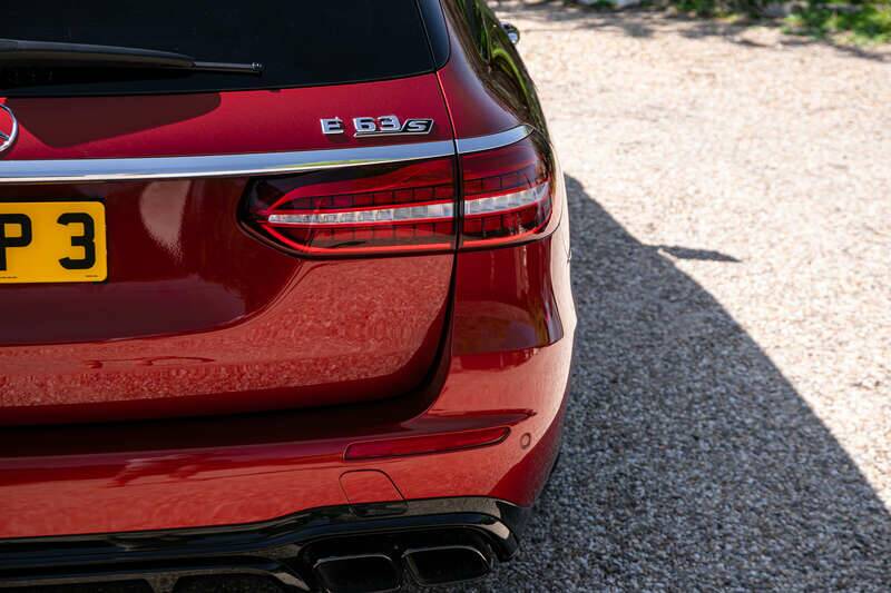 Image 36/45 de Mercedes-Benz AMG E 63 S 4MATIC+ T (2021)