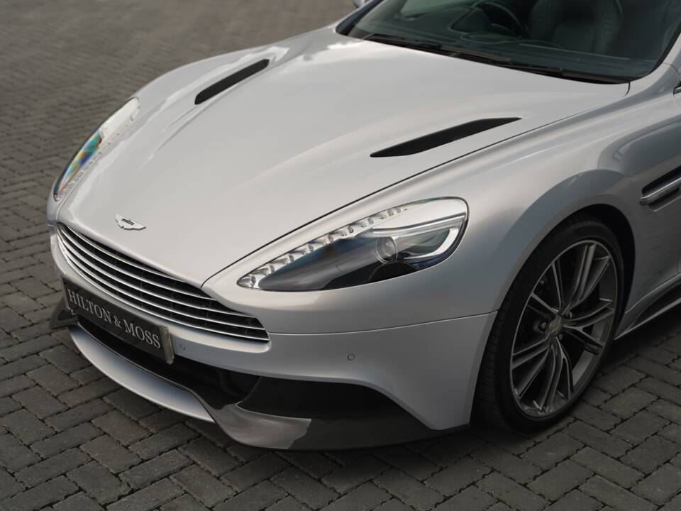 Image 30/50 of Aston Martin Vanquish (2014)