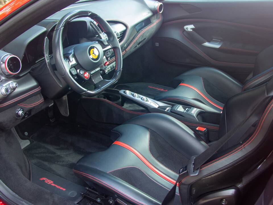 Bild 27/43 von Ferrari F8 Spider (2020)