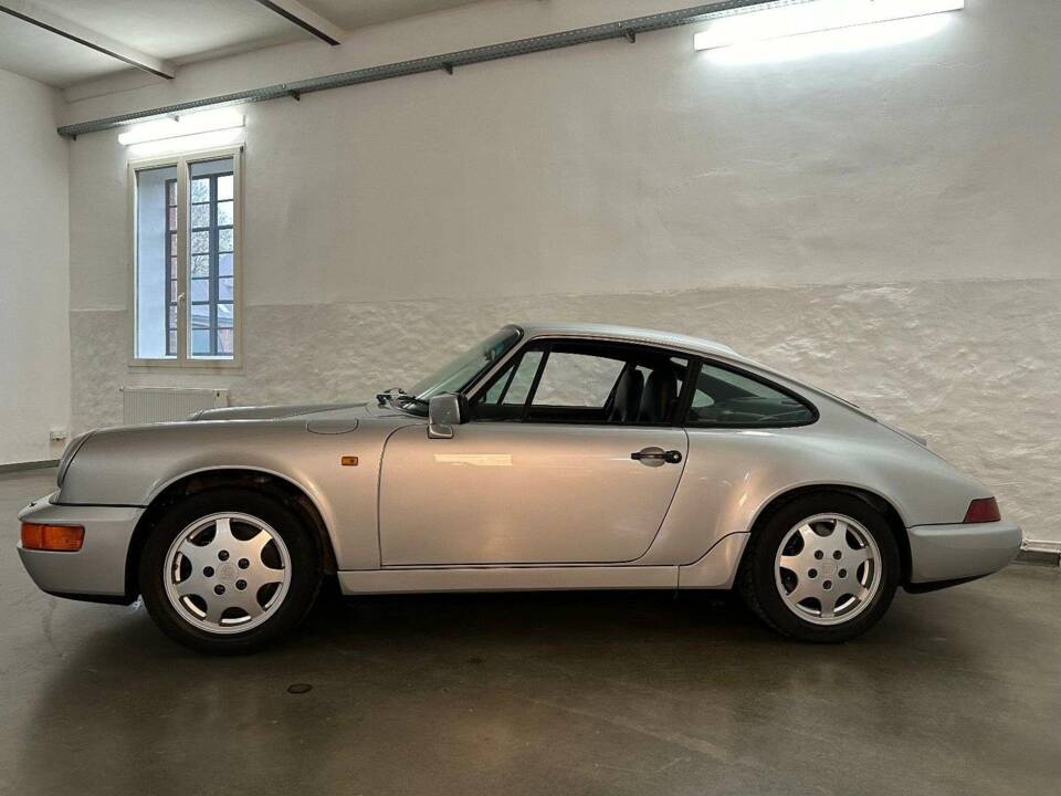 Image 2/20 of Porsche 911 Carrera 4 (1990)