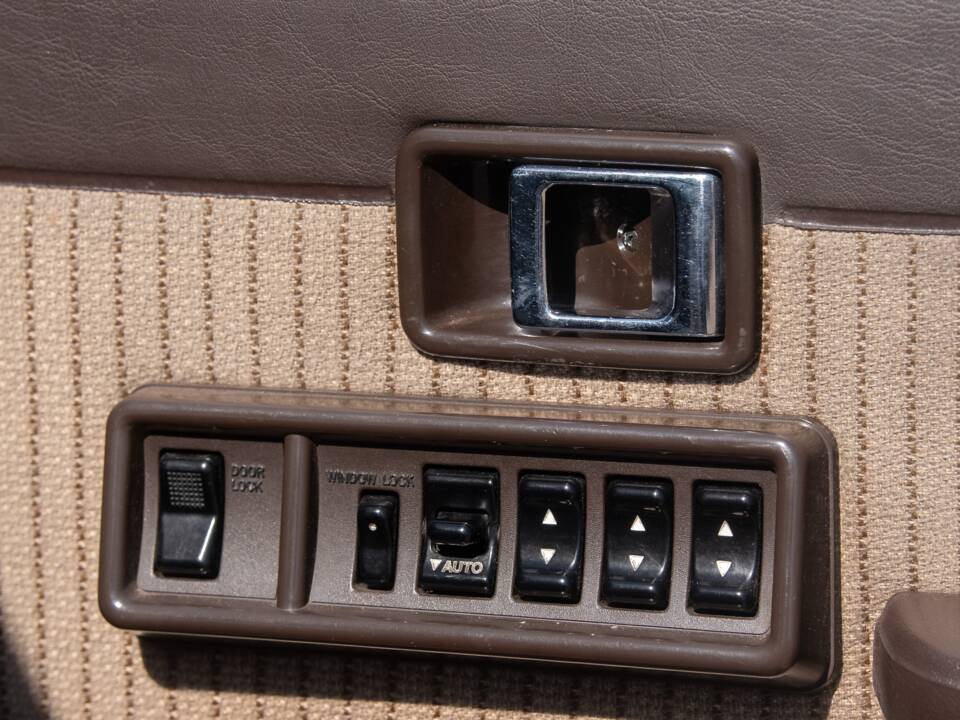 Image 20/46 of Toyota Land Cruiser FJ 62 (1988)
