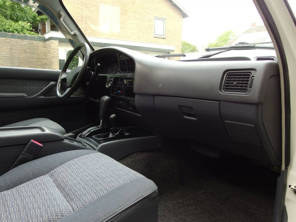 Bild 49/97 von Toyota Land Cruiser FJ80 (1992)