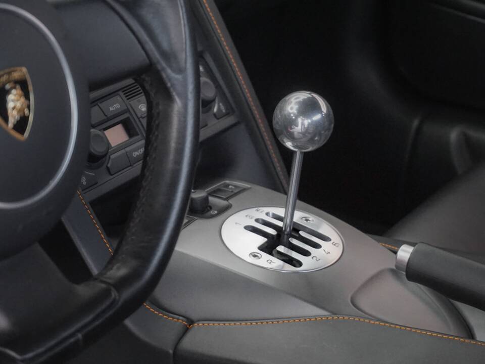 Immagine 21/38 di Lamborghini Gallardo (2005)
