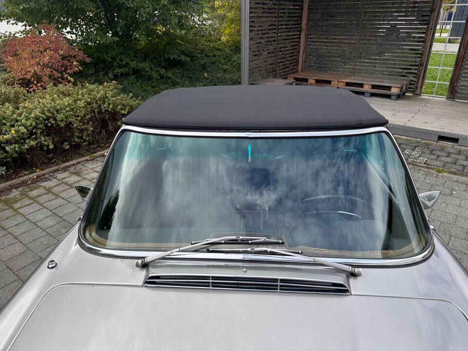 Image 34/36 of Mercedes-Benz 280 SL (1968)