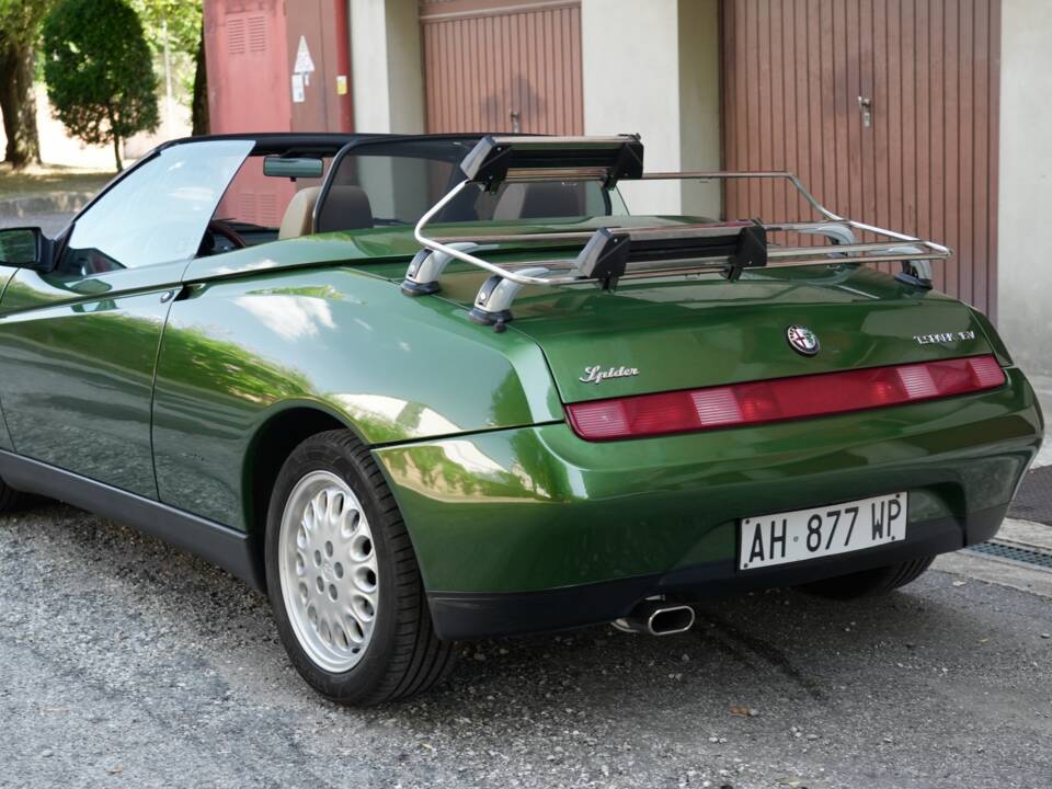 Bild 16/43 von Alfa Romeo Spider 2.0 Twin Spark 16V (1995)