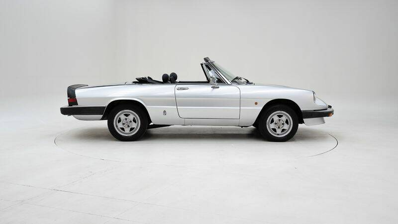 Imagen 6/15 de Alfa Romeo 2000 Spider (1984)