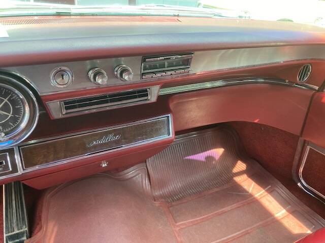 Image 12/17 of Cadillac Fleetwood Brougham (1965)