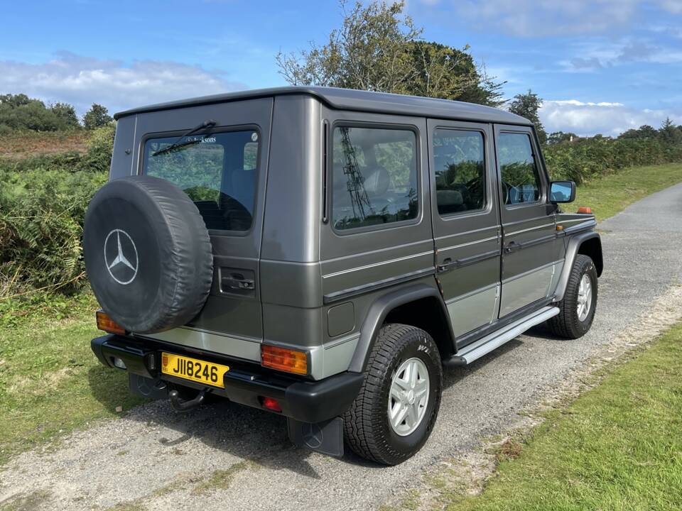 Afbeelding 3/11 van Mercedes-Benz 300 GE (LWB) (1991)