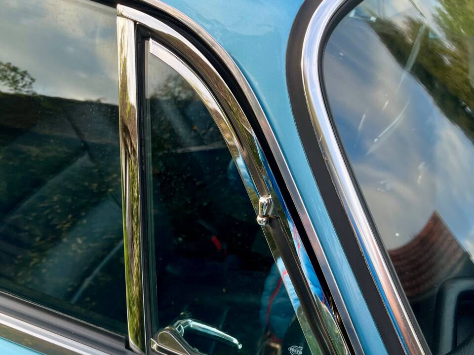 Bild 17/35 von Volvo 1800 ES (1973)