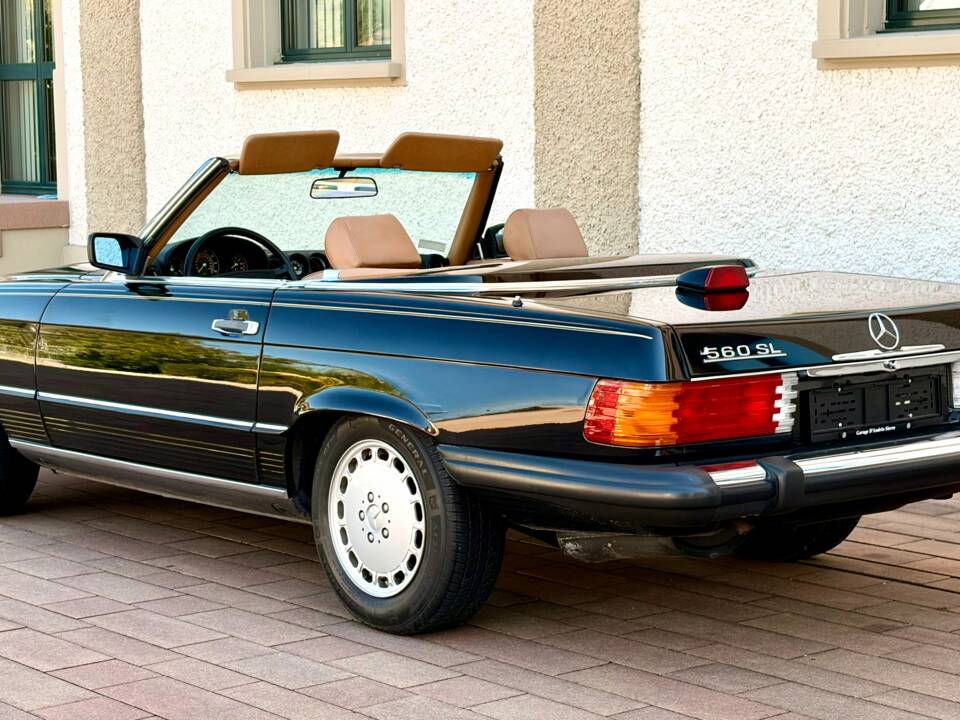 Immagine 4/20 di Mercedes-Benz 560 SL (1986)