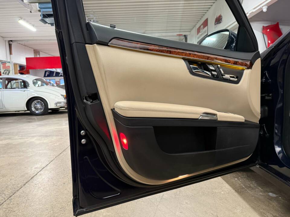 Image 6/18 of Mercedes-Benz S 450 4MATIC (2007)