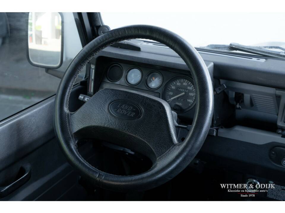 Image 8/27 of Land Rover Defender 90 (1996)