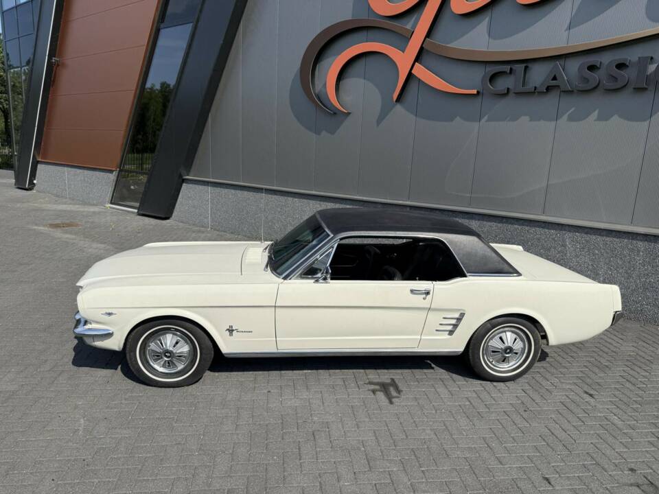Image 3/40 of Ford Shelby GT 350 (1966)