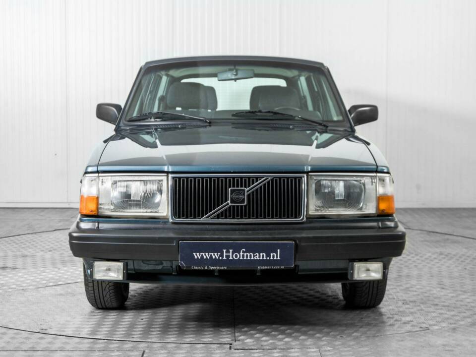 Immagine 14/50 di Volvo 240 GL (1990)