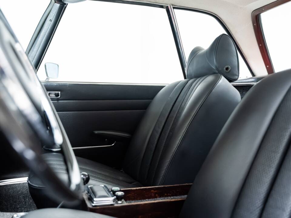Image 20/35 of Mercedes-Benz 280 SL (1970)