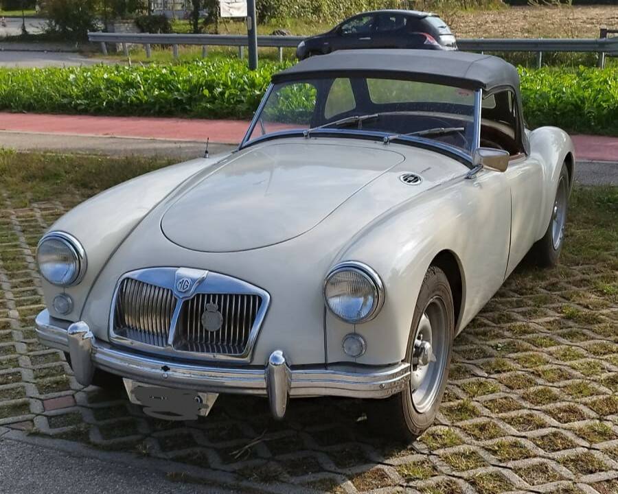 Image 1/4 of MG MGA 1600 (1959)