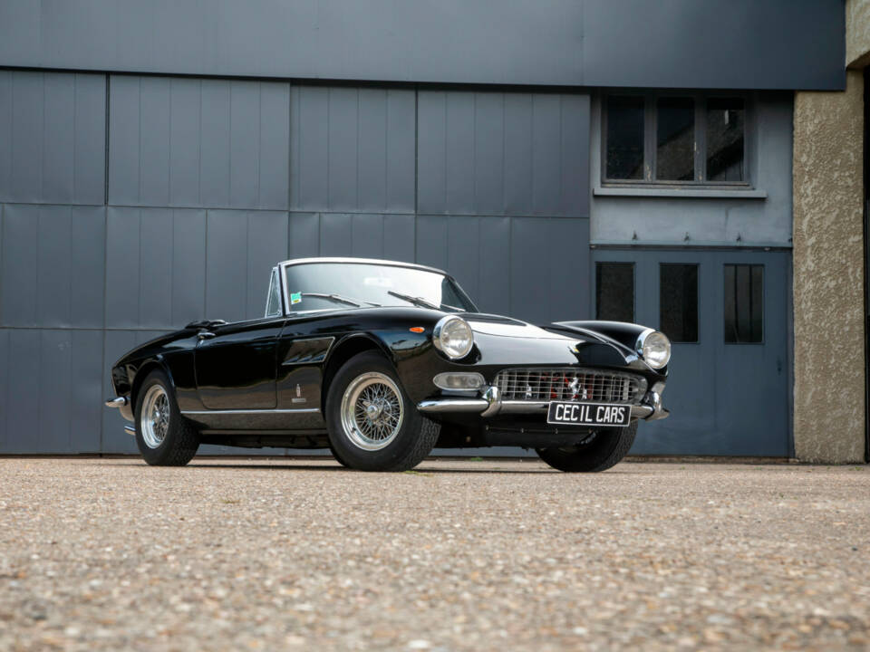 Image 1/24 of Ferrari 275 GTS (1965)