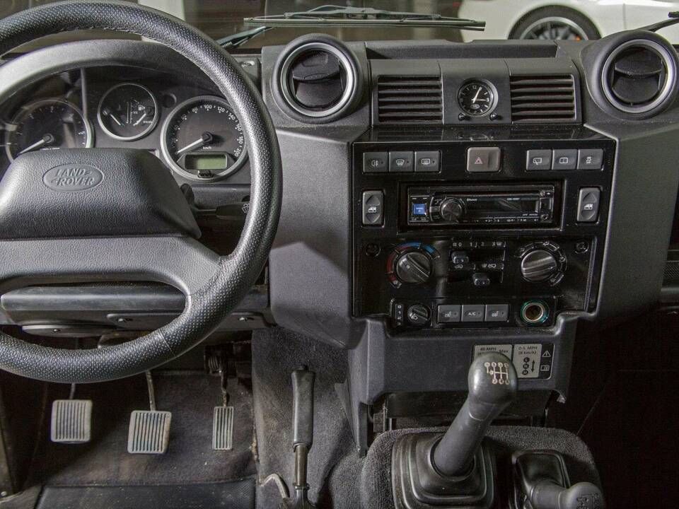Image 16/20 of Land Rover Defender 110 (2016)