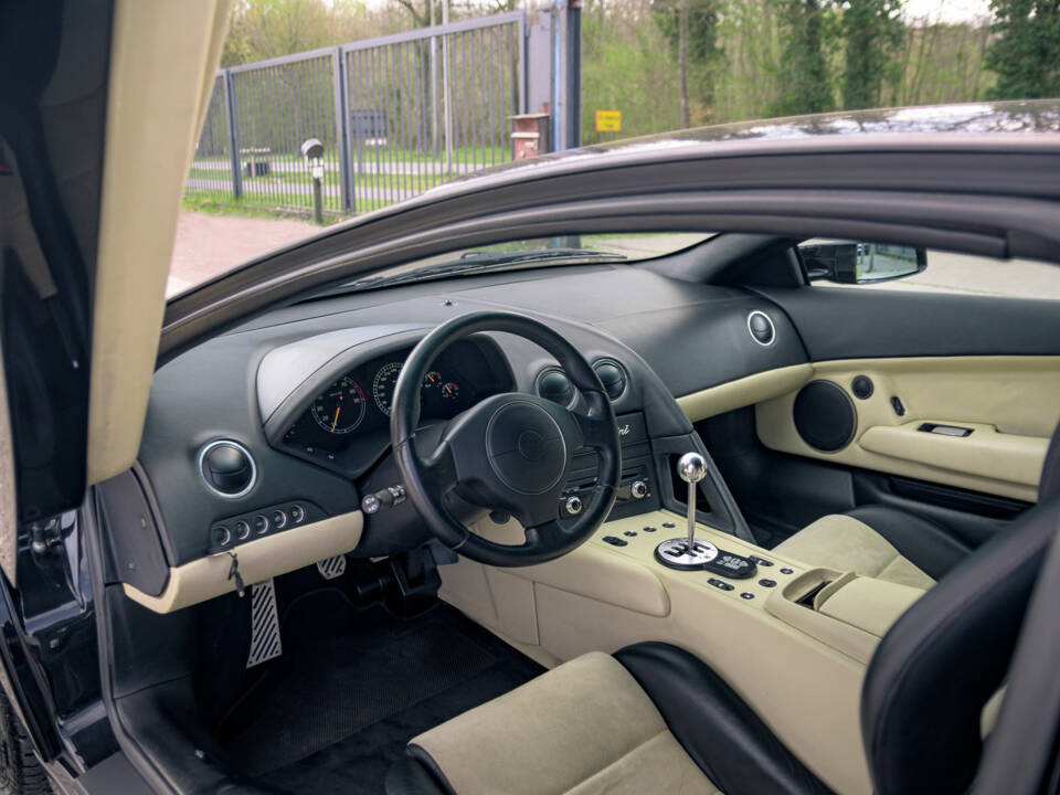Afbeelding 19/42 van Lamborghini Murciélago (2001)