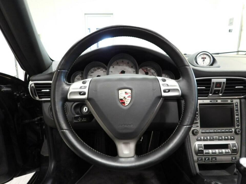 Image 6/14 de Porsche 911 Carrera 4S (2007)