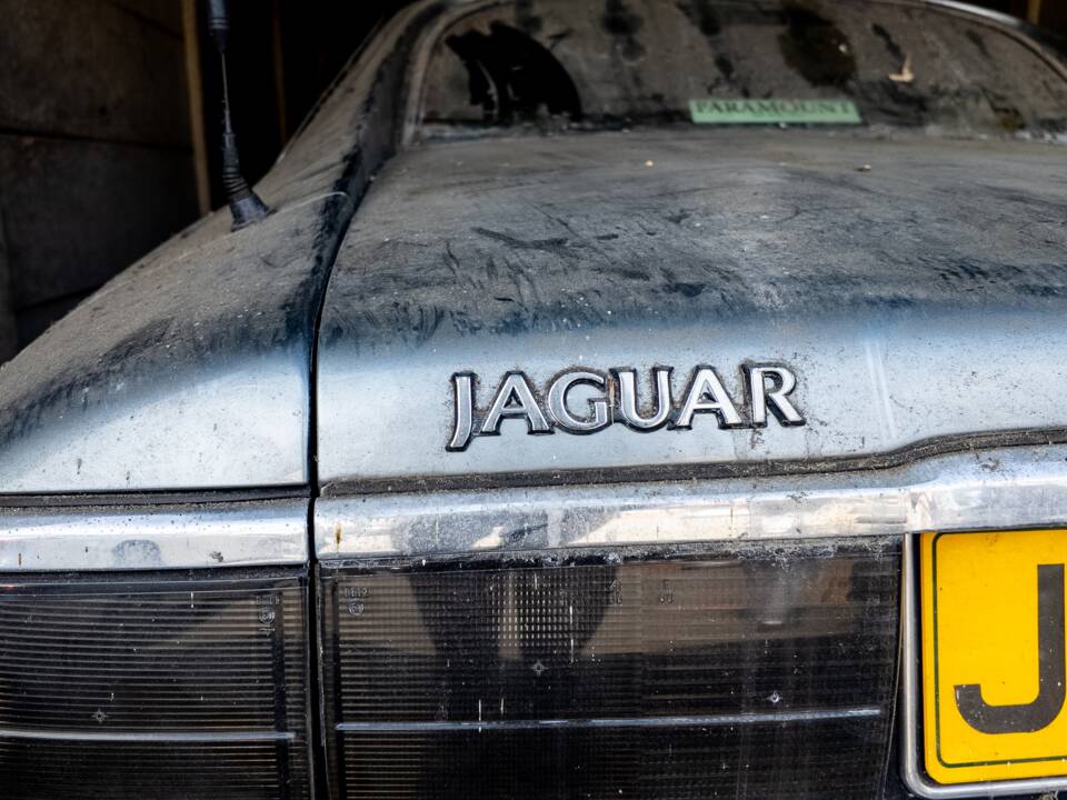 Image 23/34 of Jaguar XJS 5.3 V12 (1992)