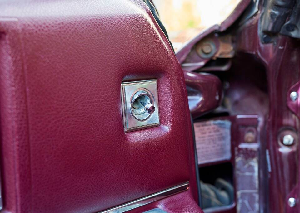 Bild 124/200 von Cadillac Coupe DeVille (1968)