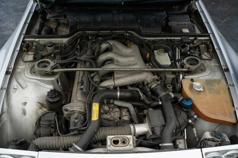 Immagine 3/50 di Porsche 944 Turbo (1990)