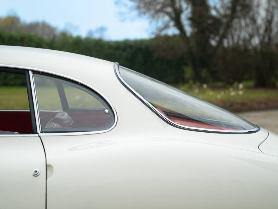 Image 25/50 of Alfa Romeo Giulia Sprint Speciale (1964)
