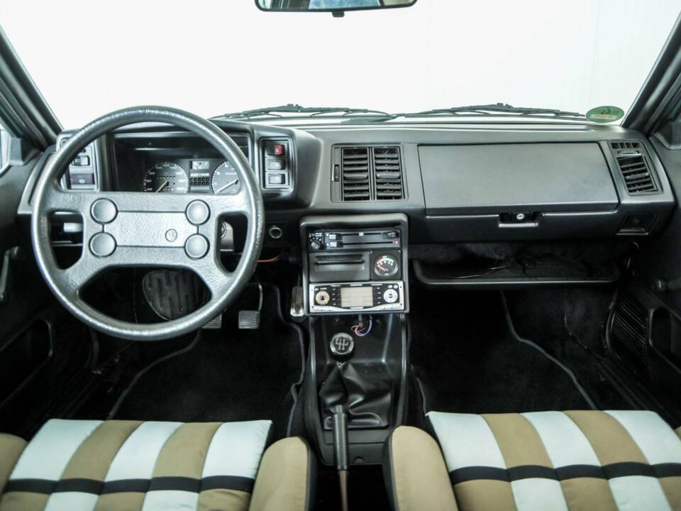 Bild 5/50 von Volkswagen Scirocco II 1.8 (1986)