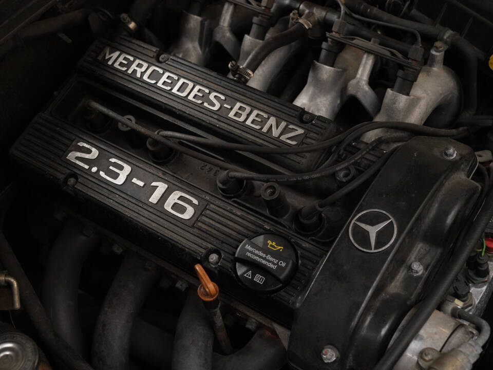Image 78/83 of Mercedes-Benz 190 E 2.3-16 (1984)