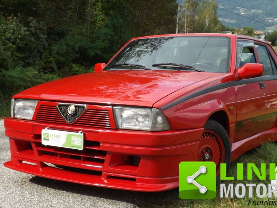 Immagine 3/10 di Alfa Romeo 75 1.8 Turbo (1992)