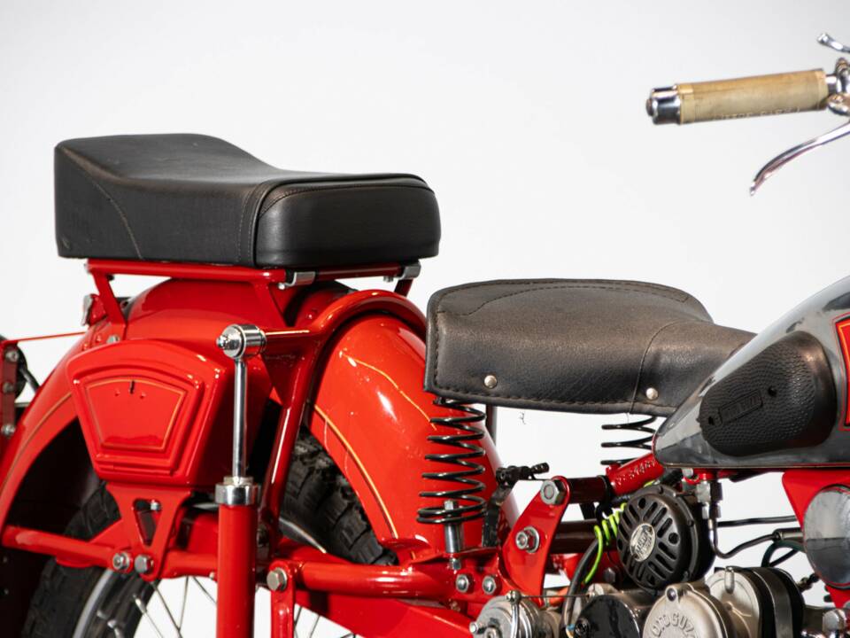 Imagen 9/50 de Moto Guzzi DUMMY (1952)