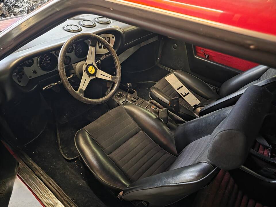 Image 2/8 of Ferrari Dino 308 GT4 (1974)